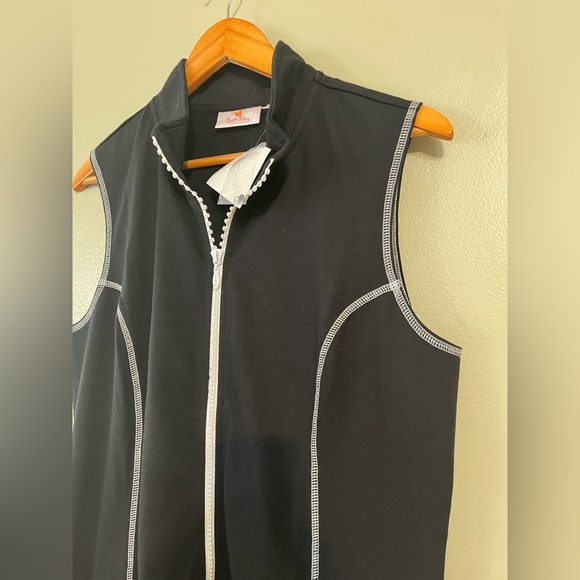 Quacker Factory Womens Black Sleeveless Zip-Up Vest Pockets Size M NWT - Picture 2 of 11